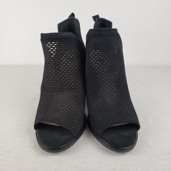 Vince Camuto Kensa Peep Toe Heeled Booties Black Perforated Low Side Size 11 - Picture 2 of 13